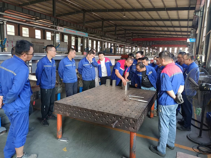 《提升技能,鑄就未來:公司焊工技能培訓(xùn)火熱進(jìn)行》 《提升技能,鑄就未來:公司焊工技能培訓(xùn)火熱進(jìn)行》